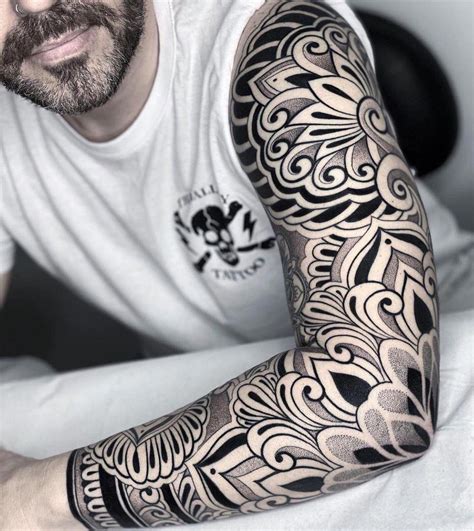 brazo hombre tatuado|More.